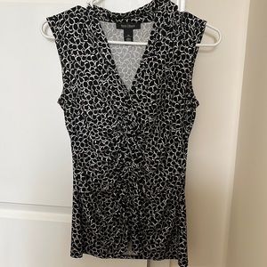 WHBM black and white sleeveless blouse. Like new XS